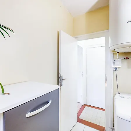 1 Bedroom Lovely In