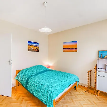 1 Bedroom Beautiful In Royan