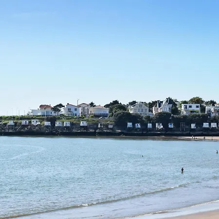 1 Bedroom Beautiful In Royan