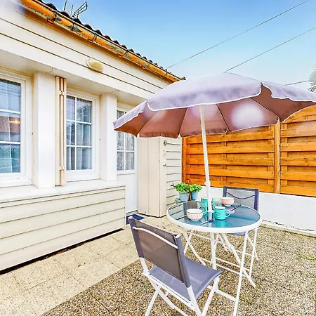 1 Bedroom Beautiful In Holiday home Royan