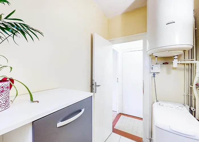 1 Bedroom Beautiful In