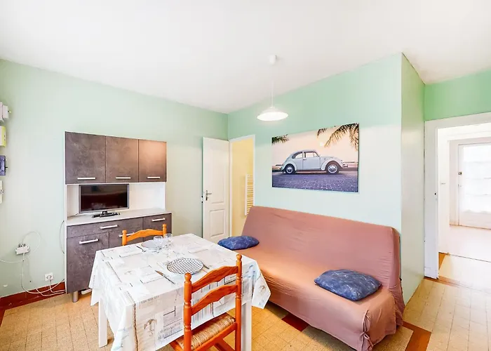 Casa de Férias 1 Bedroom Beautiful In Royan