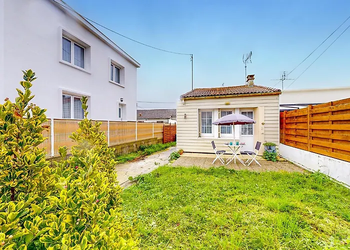 1 Bedroom Beautiful In Casa de Férias Royan